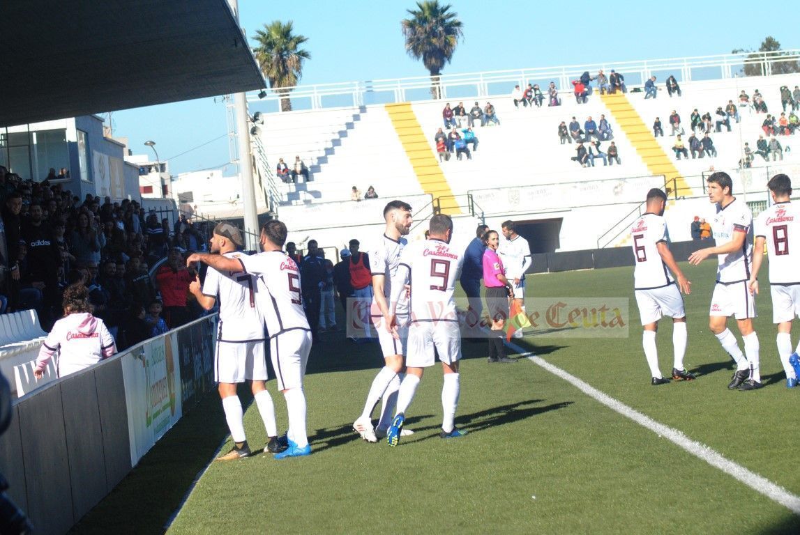 La AD Ceuta comienza el año derrotando al Conil