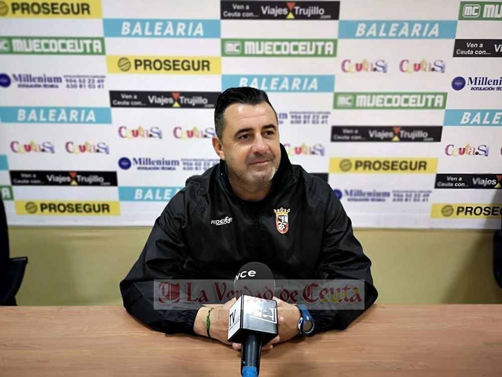 El entrenador caballa Juan Ramón.