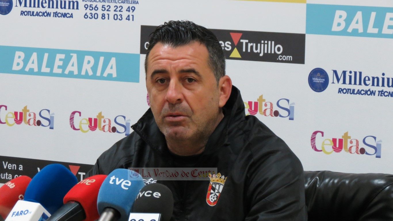 Juan Ramón y la plantilla apoyan a Hamza ‘Maruja’