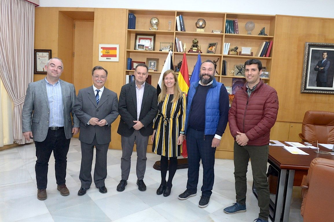Vivas felicita al equipo directivo del Abyla por las Olimpiadas Intercentros