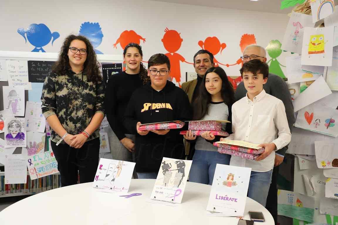 Entregados los premios de los Eslóganes contra la violencia de género en la Biblioteca