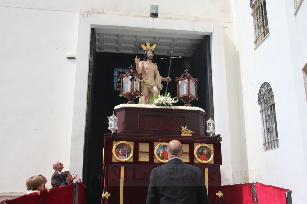 El Cristo del Triunfo procesiona para mostrar que Jesús ha Resucitado .