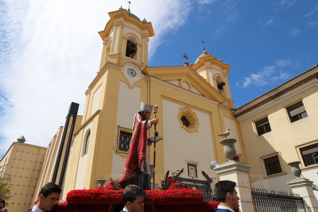 El San Agustín procesiona por las calles del centro con su nueva talla.
