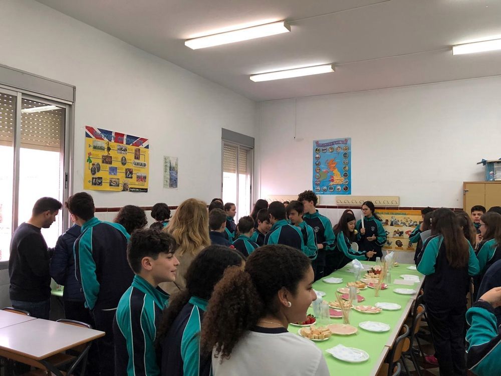 Los alumnos del colegio Sª Mª Micaela aprenden hábitos saludables para una correcta alimentación