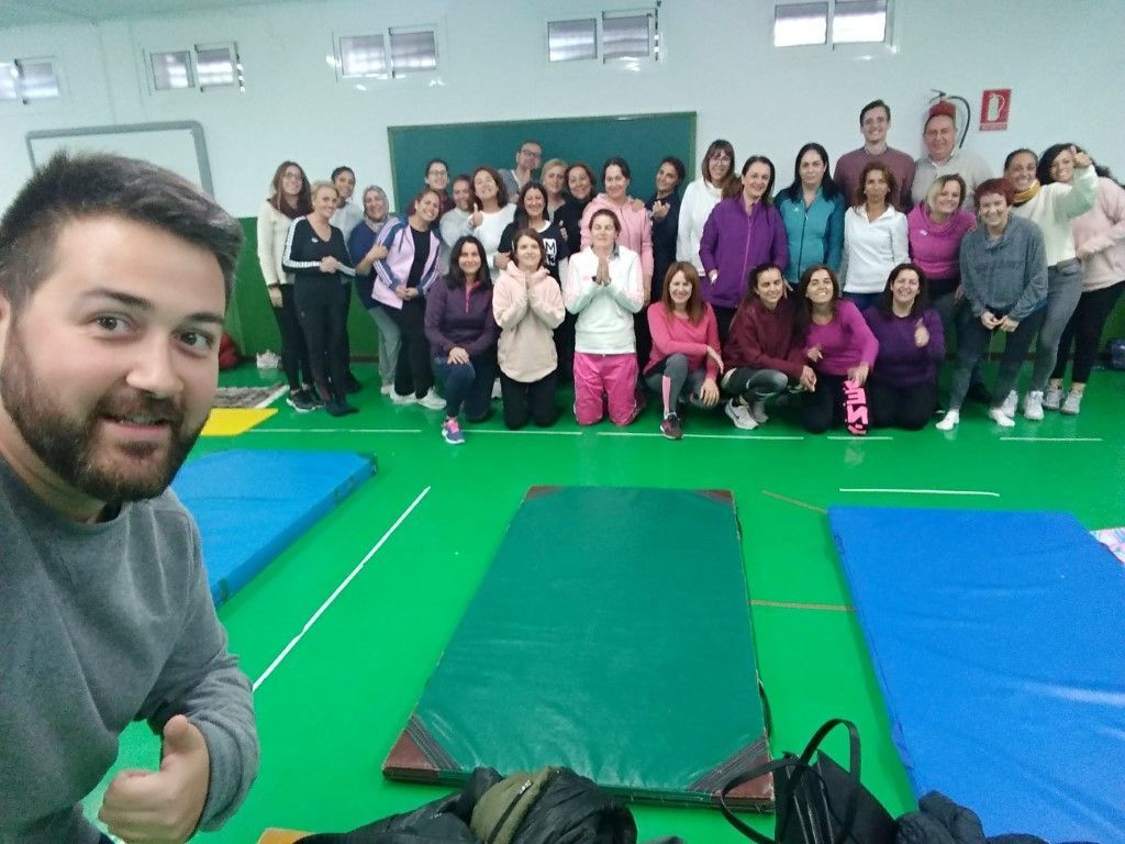 Yoga para docentes en dos colegios en Ceuta