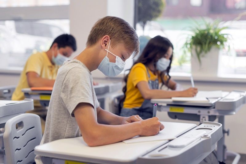Un profesor: tengo cuatro euros en el bolsillo y voy a tener que ir a un comedor social