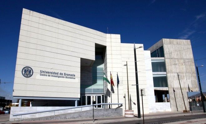 La Universidad de Granada pone en marcha una iniciativa para el reconocimiento a las personas anónimas que combaten el coronavirus