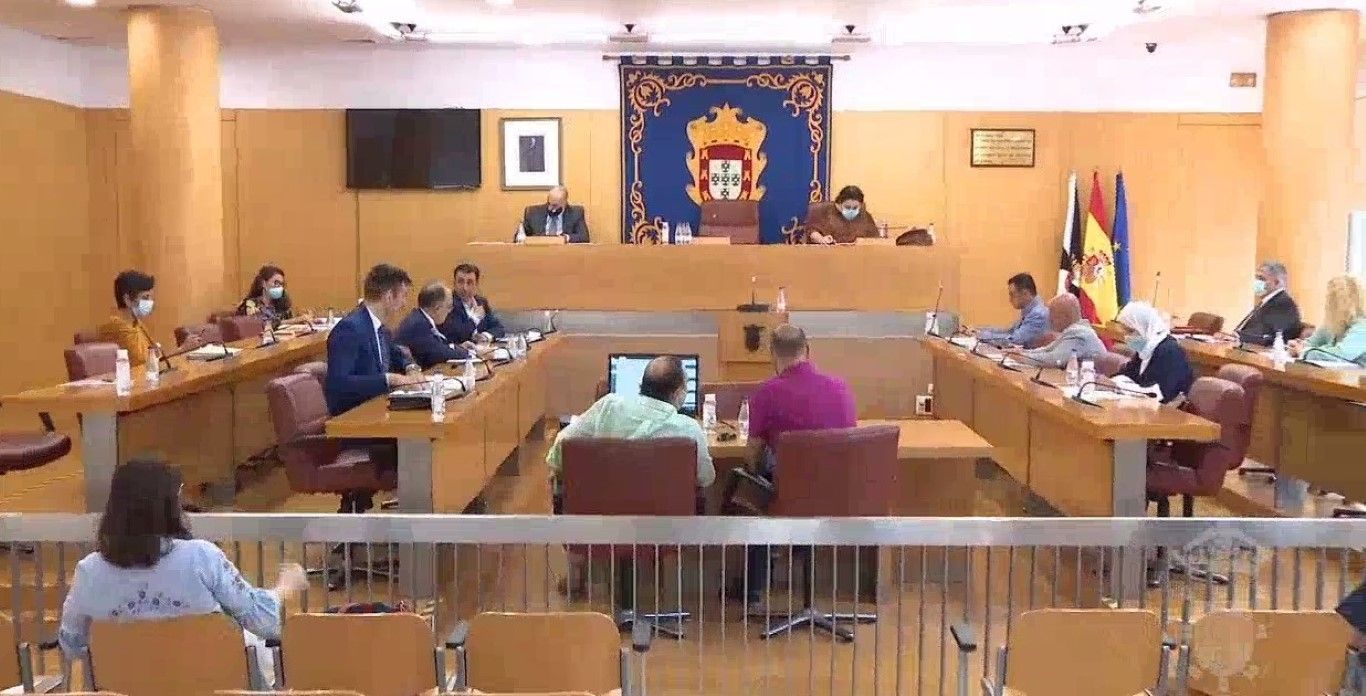 La Asamblea acuerda conceder la Medalla de la Autonomía a los fallecidos por la covid-19