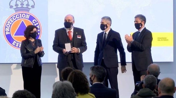 El Colegio Oficial de Psicología recibe la Medalla al Mérito Civil