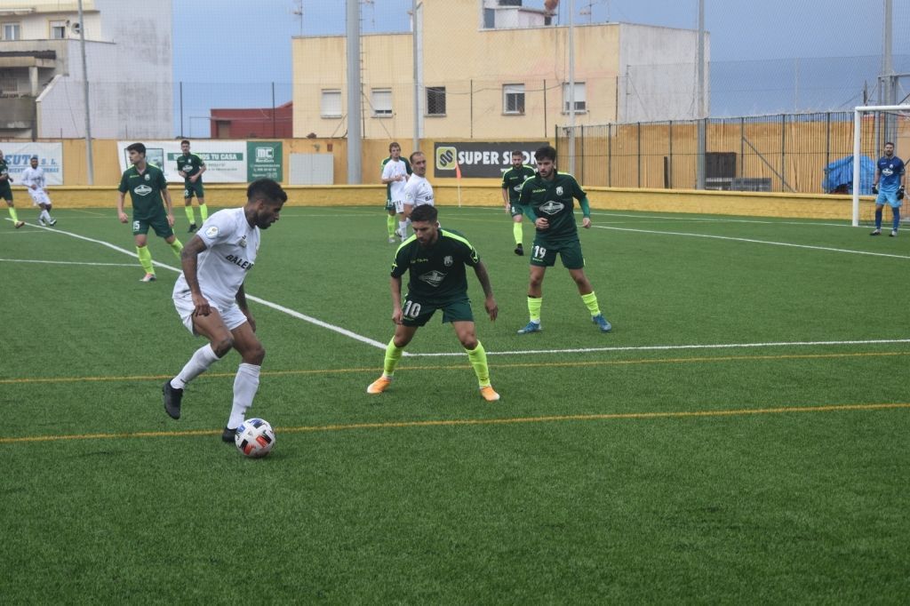 La AD Ceuta vuelve a la senda de la victoria (3-0)
