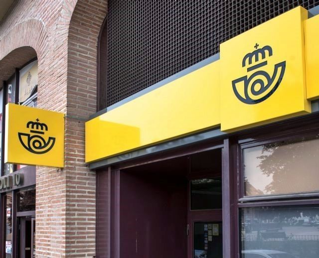 Correos cobra 5,50 euros a un ceutí por el envío de una agenda desde Málaga