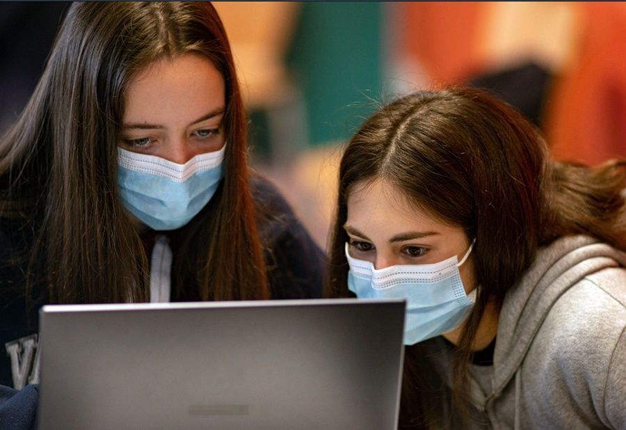 Casi 900.000 estudiantes recibieron una beca el pasado curso, un 10,8% más que en 2019-2020