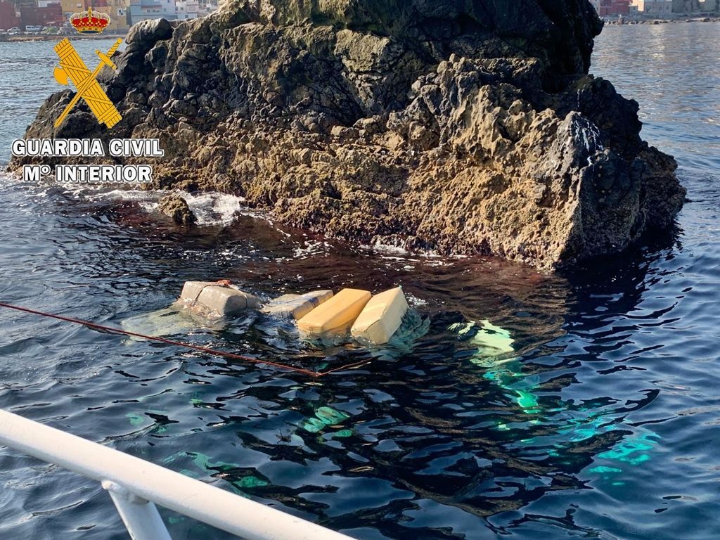 La Guardia Civil de Ceuta interviene 385 kilogramos de hachís en un hallazgo en el mar