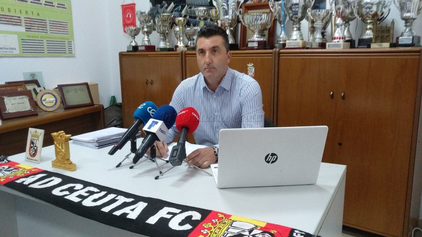Edu Villegas, director deportivo de la AD Ceuta: “no me voy a tirar del barco”