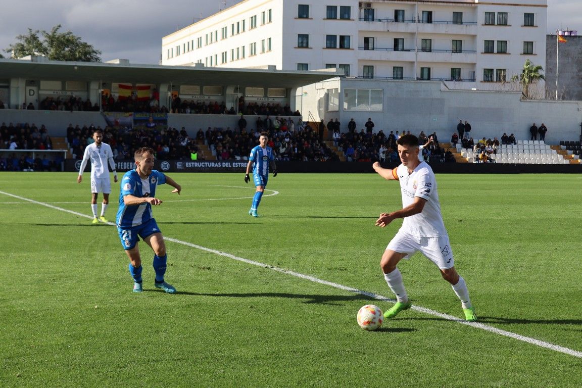 (1-2) El árbitro y la mala suerte impiden a la AD Ceuta poder lograr algo positivo ante un flojo Deportivo de La Coruña