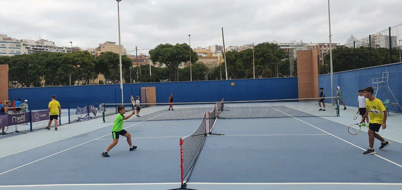 El tenis ceutí alcanza números históricos en licencias federativas