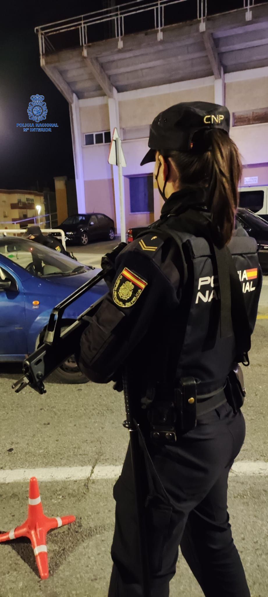 La Policía Nacional detiene a cinco personas, tres de ellos por los incendios de contenedores