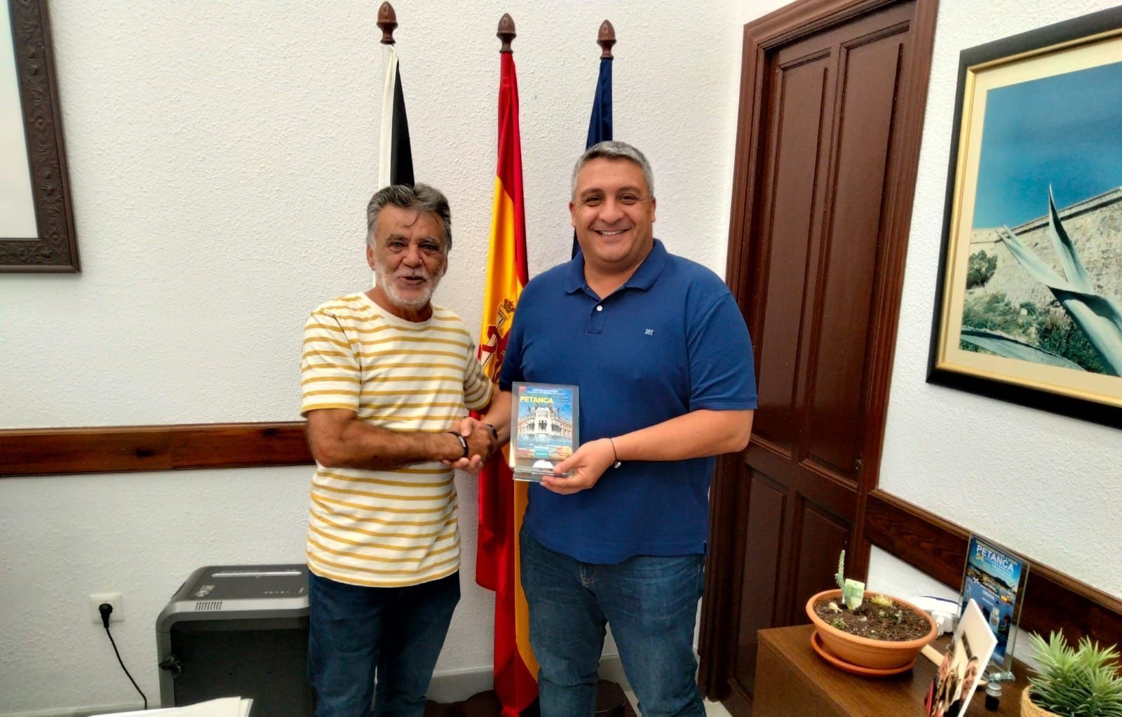 La Federación de Petanca agradece su colaboración a la Consejería de Servicios Urbanos