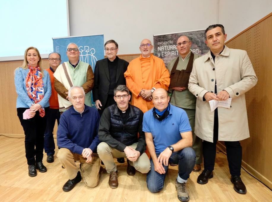 Los ponentes junto al Consejero de Educación y Cultura.