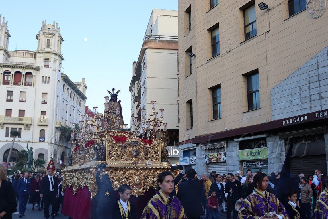 Ceuta muestra su fervor y devoción al Cristo de la Humildad y la Señora de las Penas