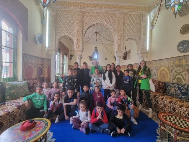 Fundación Cruz Blanca inicia sus programas de infancia con una visita al Museo de Regulares