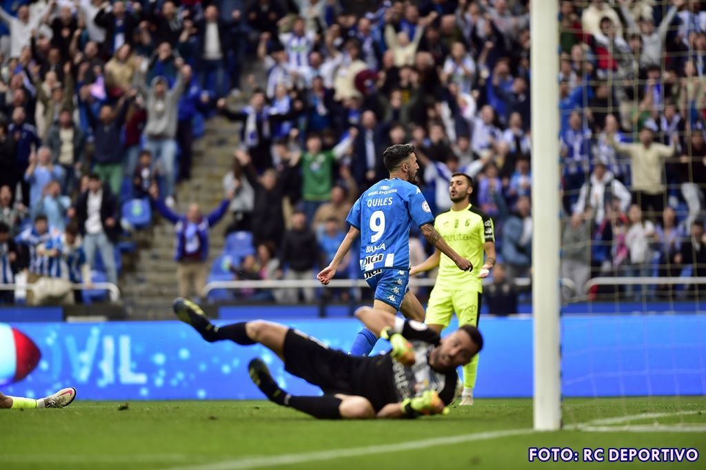 El Deportivo frena la racha de un gran Ceuta en Riazor (1-0)
