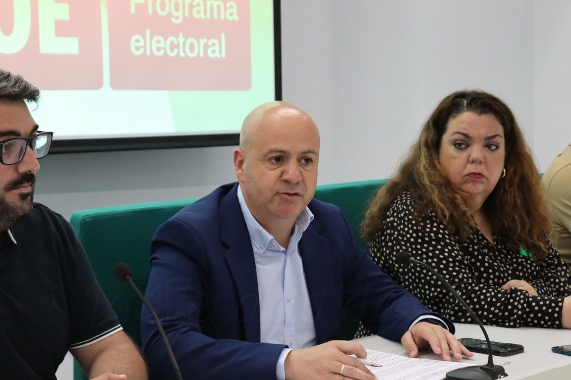 El PSOE condena el acto de vandalismo contra un autobús que podría haber acabado en desgracia