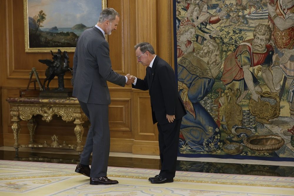 El rey Felipe VI se reúne con Juan Vivas