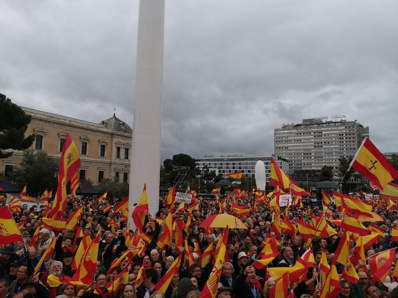 DENAES hace una llamada a la defensa de la unidad y democracia de España