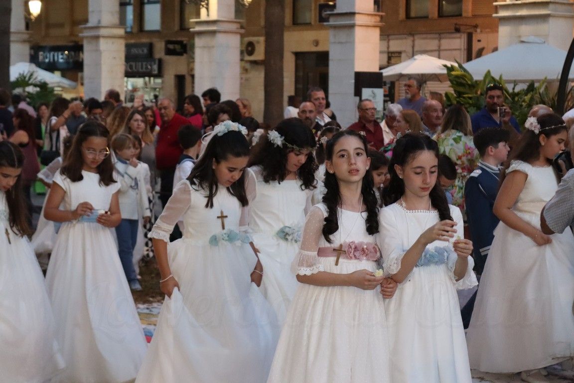 Ceuta celebra la Solemnidad del Corpus Christi junto con la ilusión de decenas de niños de Primera Comunión