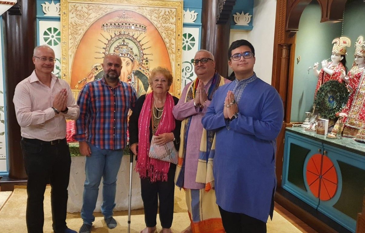 En el templo hindú, Diwali 2022