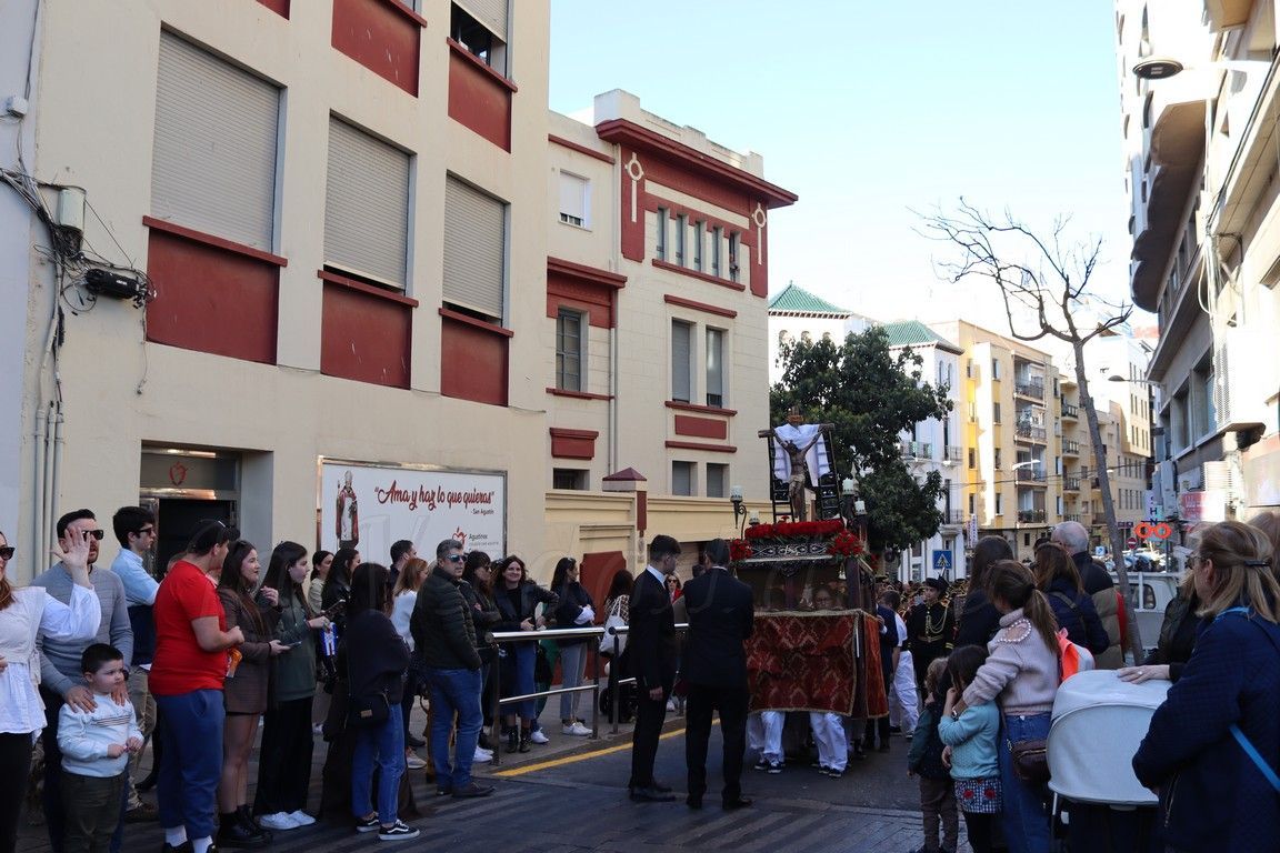 A escasos once días del inicio de la Semana Santa, los pequeños de los Agustinos procesionan por la ciudad