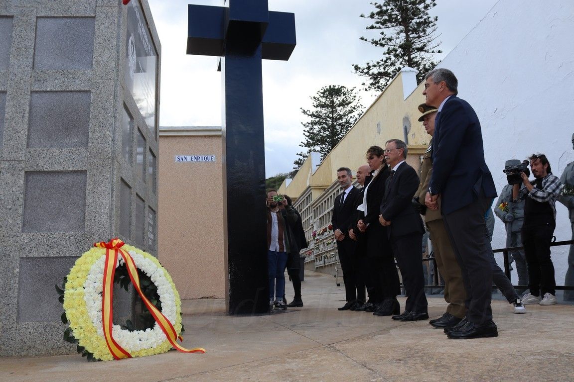 Homenaje en el cementerio a Sánchez-Prado, republicanos fusilados y Caídos en la Guerra de África