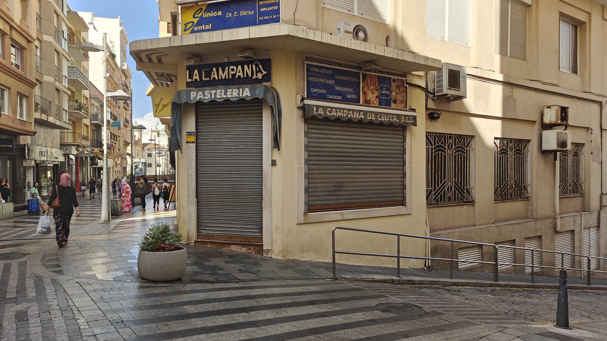 Triste despedida en Ceuta: Cierra la emblemática pastelería 'La Campana' Después de 80 Años