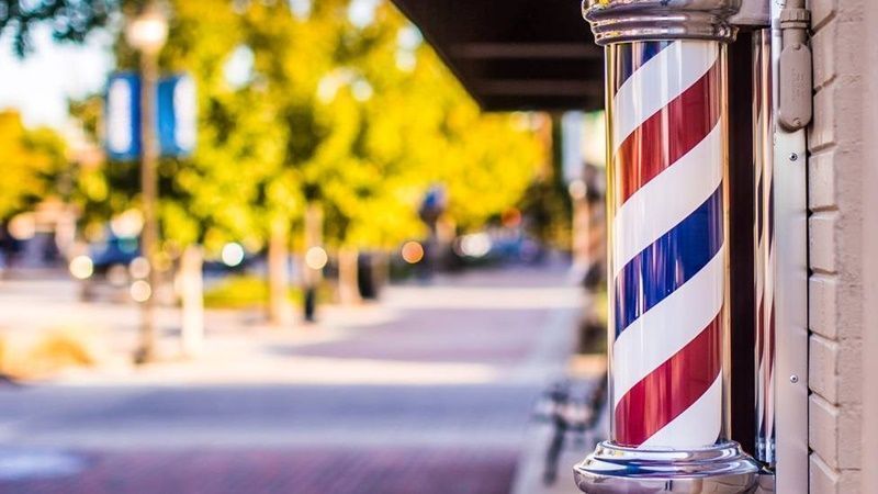 Los colores del poste de las barberías: un símbolo de la historia de la medicina