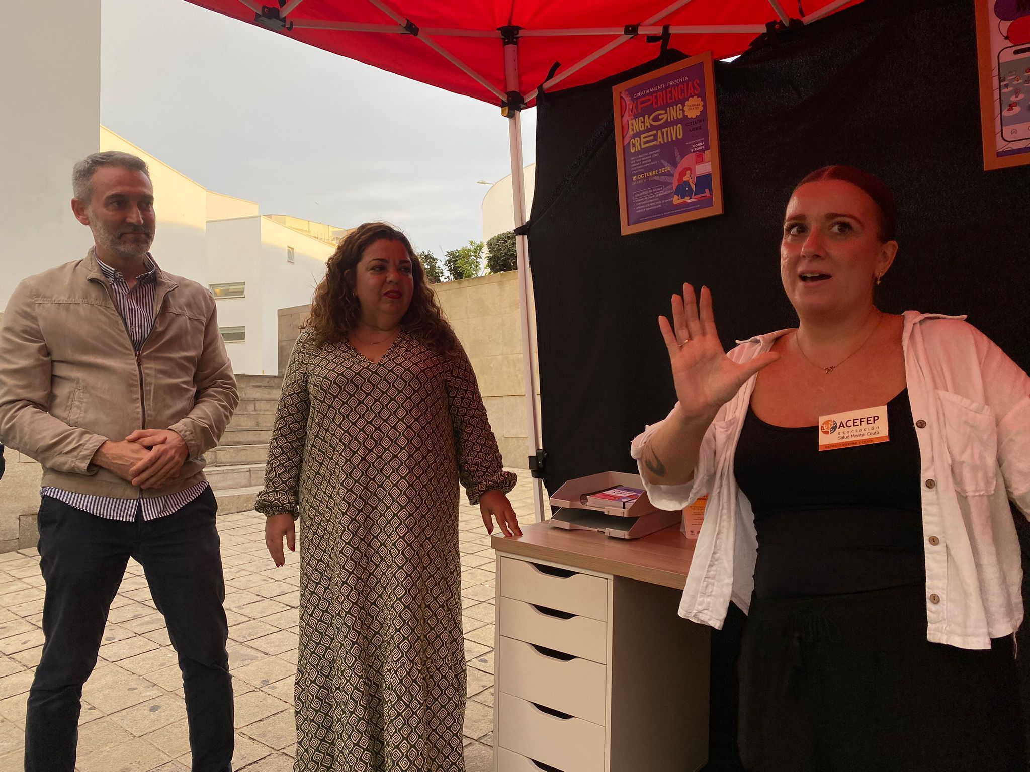 Cristina Prez realizando los juegos interactivos sobre salud mental
