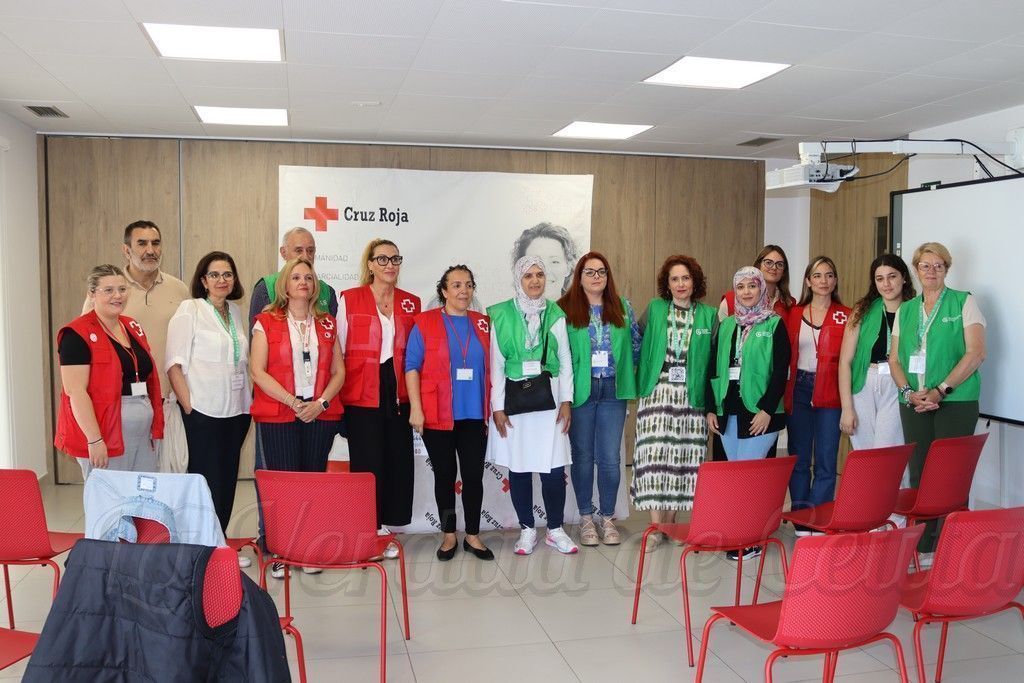 Cruz Roja y AECC presentan proyectos contra la soledad no deseada y el acompañamiento al final de la vida