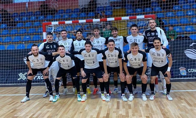 La UA Ceutí cae derrotada por 6-2 ante el Burela en un controvertido encuentro