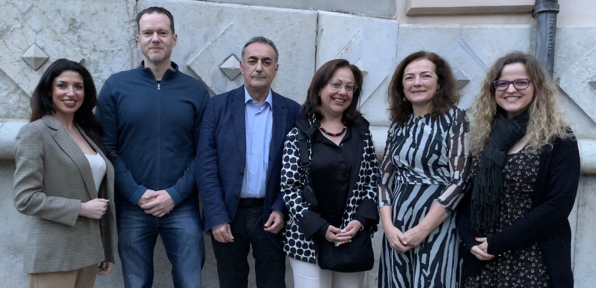 Un estudio de la UGR relaciona la calidad democrática y el exceso de mortalidad durante la pandemia de la covid-19