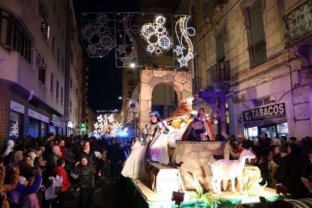 Seis bateas, cinco academias de baile, pasacalles y una agrupación musical formarán la Gran Cabalgata de Reyes
