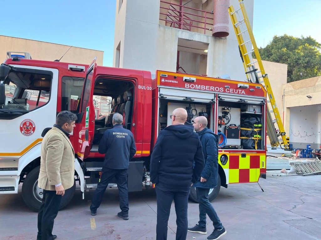 Bomberos vehiculos 1012 3