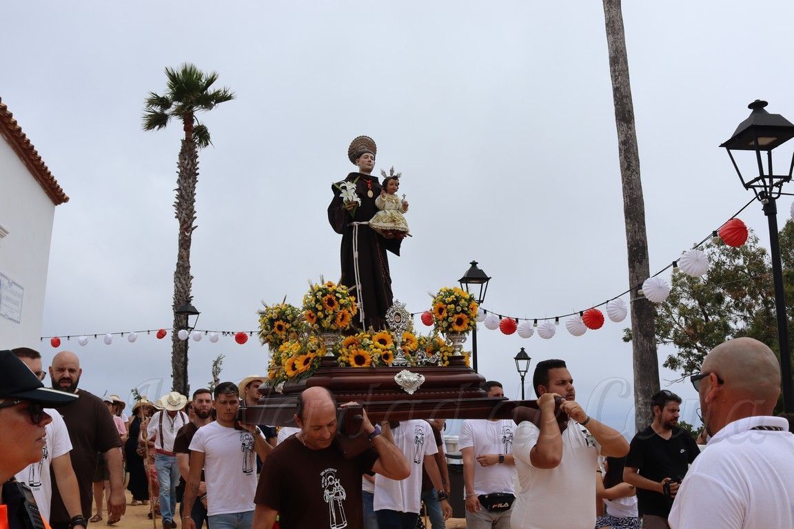 Ceuta celebra la Romería de San Antonio bajo un caluroso levante