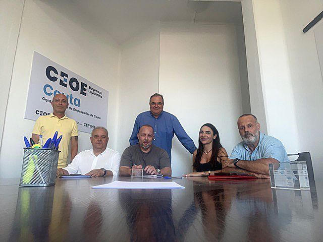 Patronal y sindicatos firman un preacuerdo del convenio de transporte de mercancías