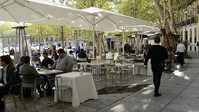 Plan antitabaco en España: ¿Prohibición en terrazas y coches?