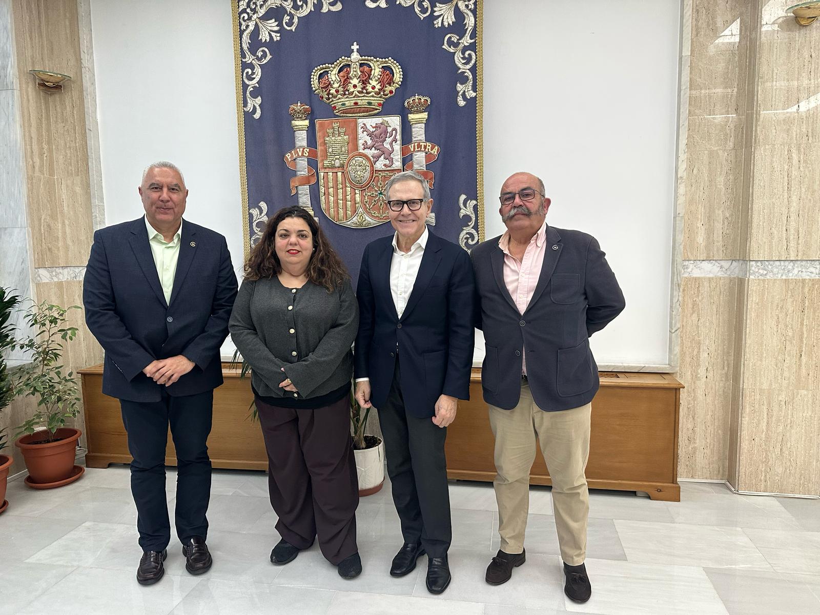 El presidente nacional de la AECC visita la sede de Ceuta