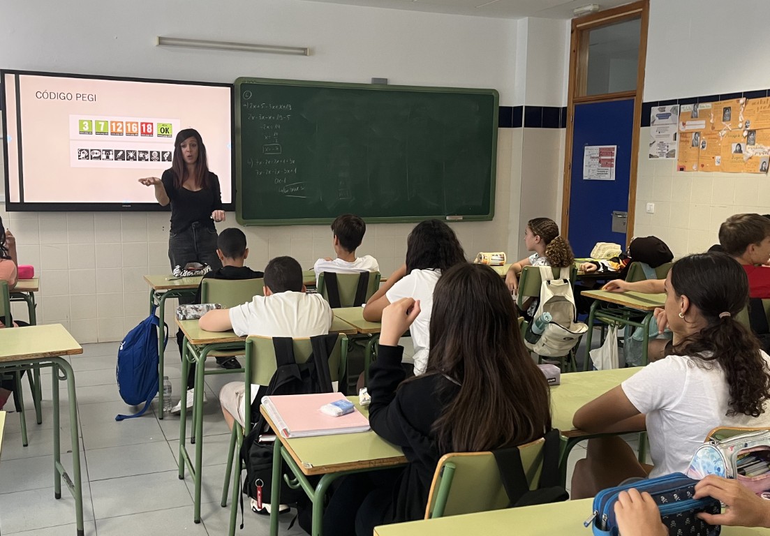 Márgenes y Vínculos y Servicios Sociales refuerzan su compromiso en la prevención de la violencia sexual infantil