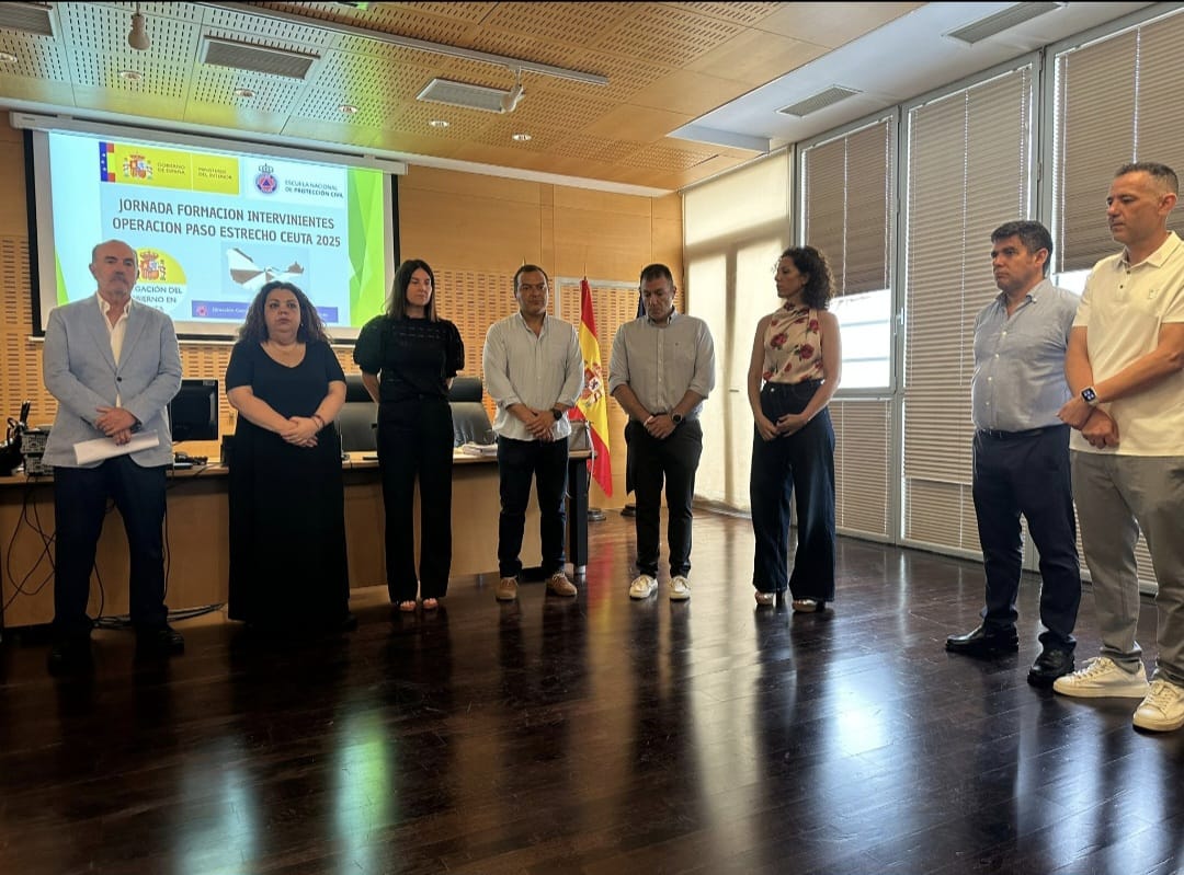 La Delegación del Gobierno guarda un minuto de silencio por la última mujer asesinada por violencia de género