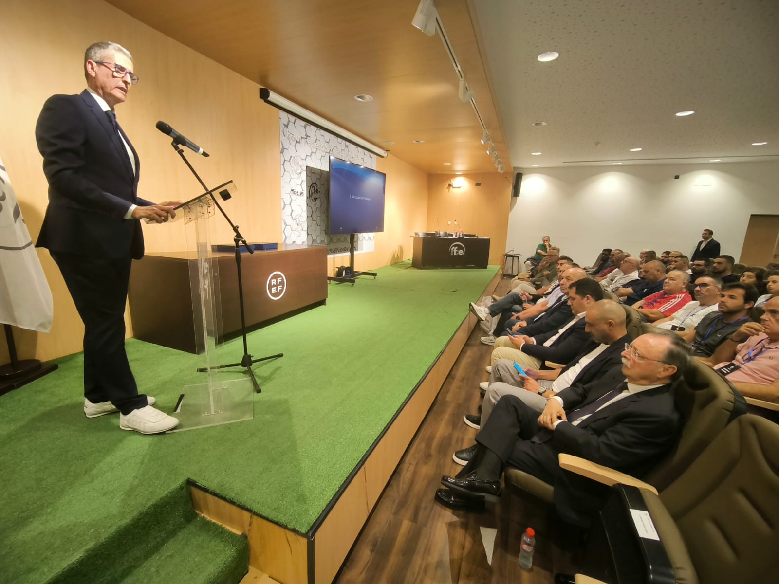 La RFFCE celebra su Asamblea General Extraordinaria para el periodo olímpico 2024-2028