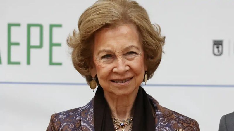 La reina Sofía visita el Banco de Alimentos de Melilla