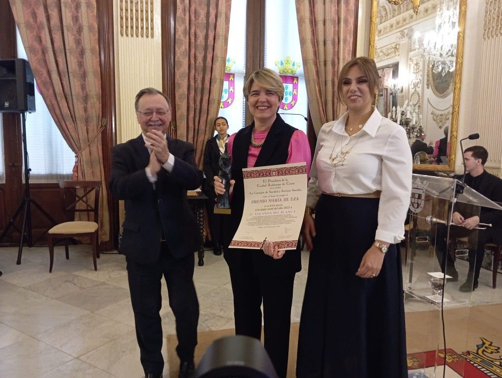 Yolanda Bel recibe la XXX Edición del Premio María de Eza